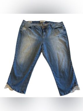 Torrid Crop Jean Capri Lace Trim Boho Distressed Medium Wash Plus Size 26